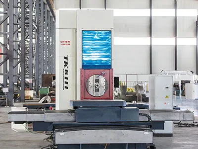 Mandriladora e fresadora CNC tipo mesa