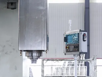 Mandriladora e fresadora CNC portal com pórtico móvel e mesa fixa